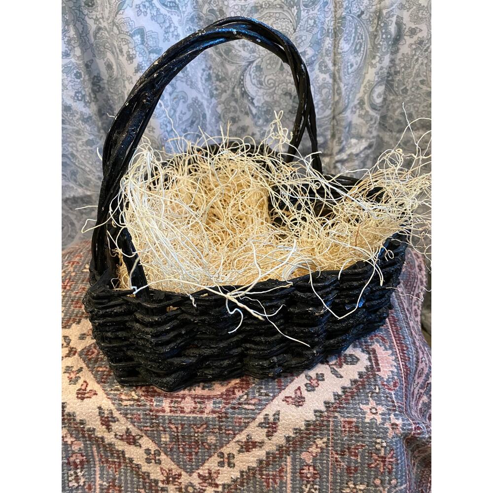 Valentines, Easter Rustic Vine Woven Heart Shaped Black Basket w/ Excelsior